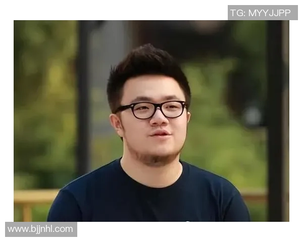 足球明星巴图图的传奇人生与赛场背后的故事揭秘 足球明星巴图图的传奇人生与赛场背后的故事揭秘