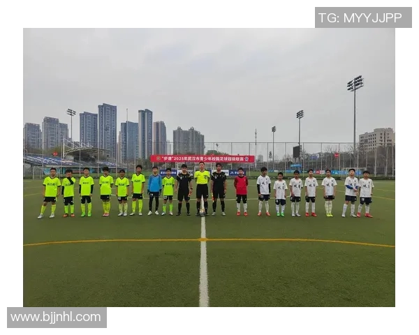 武汉足球队展现出色团队协作能力助力联赛表现分析与点评 武汉足球队展现出色团队协作能力助力联赛表现分析与点评