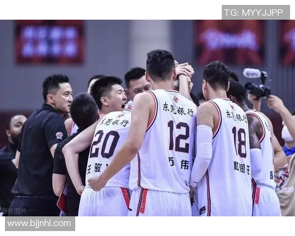 深圳篮球队与广州篮球队赛后战术分析与复盘探讨 深圳篮球队与广州篮球队赛后战术分析与复盘探讨