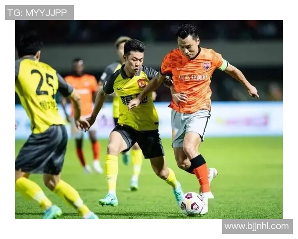 广州足球队在全国锦标赛积分榜上以66分稳居第一名展现强劲实力